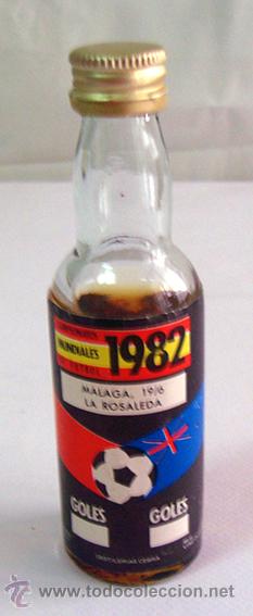 Coleccionismo de vinos y licores: BOTELLIN . MUNDIAL 1982 . LA ROSALEDA . M&Aacute;LAGA