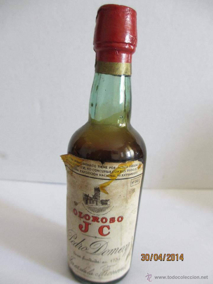 Coleccionismo de vinos y licores: BOTELLIN DE VINO OLOROSO J C. PEDRO DOMECQ. JEREZ DE LA FRONTERA (ESPA&Ntilde;A).