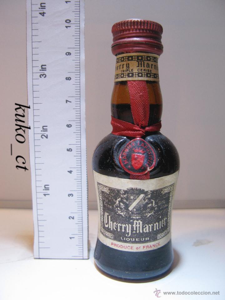 Sammlung von Weinen und Lik&ouml;ren: BOTELLITA BOTELLIN CHERRY MARNIER TRIPLE CERISE LIQUEUR LAPOSTOLLE FRANCE