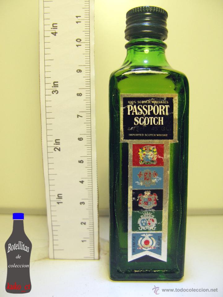 Coleccionismo de vinos y licores: BOTELLITA BOTELLIN WHISKY SCOTCH PASSPORT