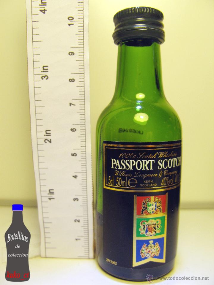 Coleccionismo de vinos y licores: BOTELLITA BOTELLIN WHISKY SCOTCH PASSPORT 40%