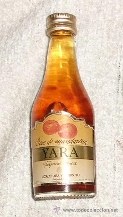 Coleccionismo de vinos y licores: BOTELLIN LICOR DE MANDARINA YARA.  GOROSTIAGA Y GOITISOLO. PAIS VASCO   RF-3702