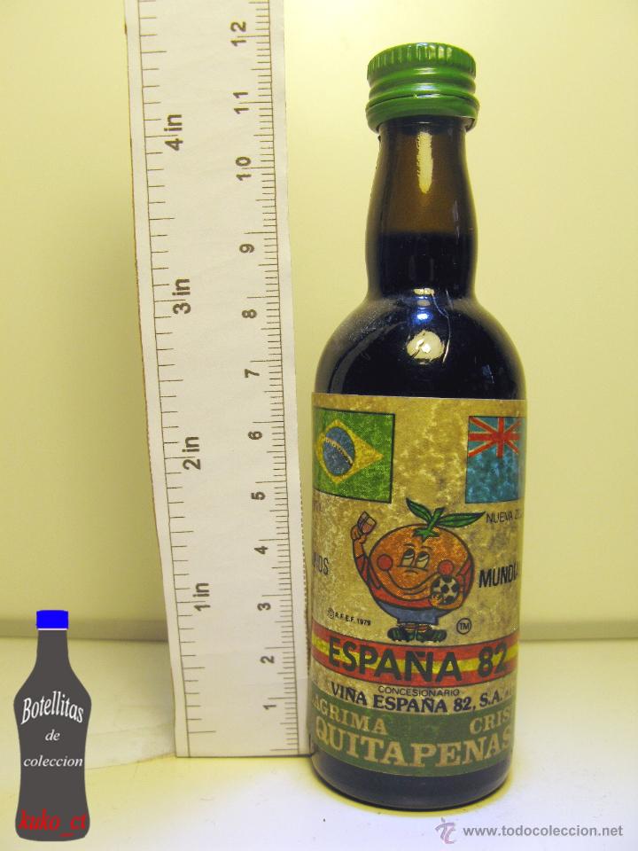 Sammlung von Weinen und Lik&ouml;ren: BOTELLITA BOTELLIN FUTBOL ESPA&Ntilde;A 82 LAGRIMA CRISTI QUITAPENAS BODEGAS VI&Ntilde;A ESPA&Ntilde;A 82