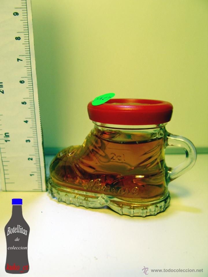 Sammlung von Weinen und Lik&ouml;ren: BOTELLITA BOTELLIN NANNERL CHERRY LIQUEUR FORMA ZAPATILLA