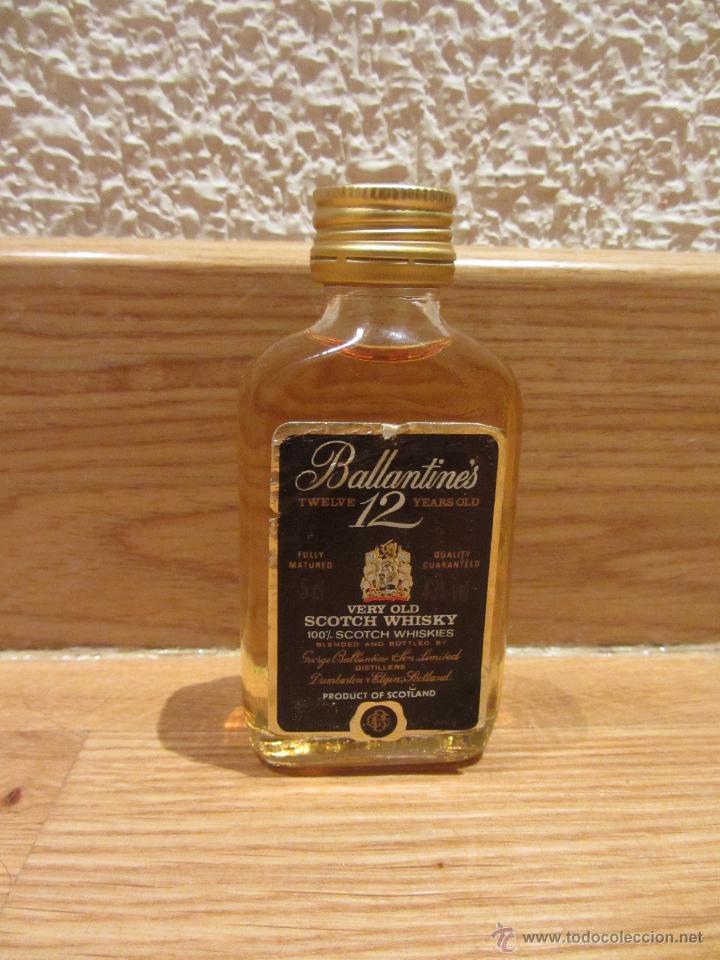 Colecionismo de vinhos e licores: Botellita de whisky Ballantines 12 a&ntilde;os. Botellin. Miniatura