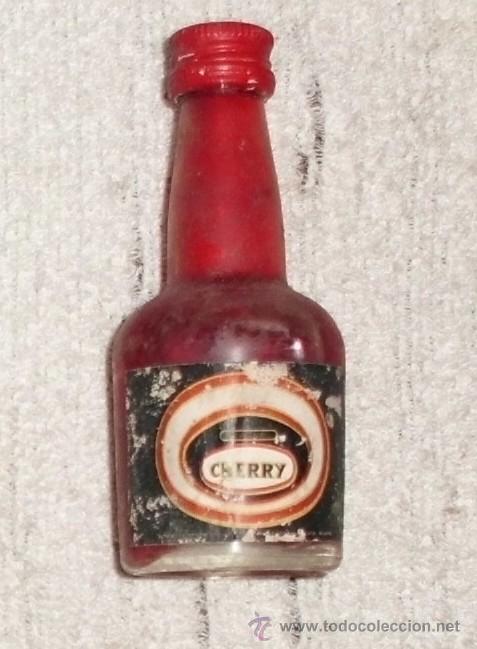 Coleccionismo de vinos y licores: BOTELLIN LICOR CHERRY. DESTILERIA GALIANA. ALICANTE   RF-3781