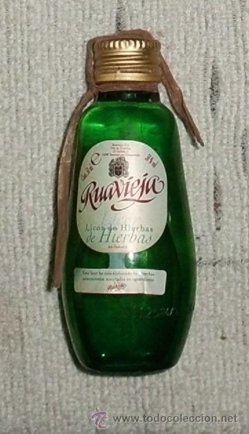 Coleccionismo de vinos y licores: BOTELLIN LICOR DE HIERVAS RUAVIEJO. SANTIAGO DE COMPOSTELA   RF-3981