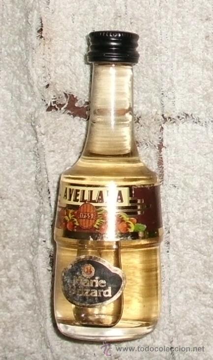 Coleccionismo de vinos y licores: BOTELLIN LICOR DE AVELLANA MARIE BRIZARD    RF-4004