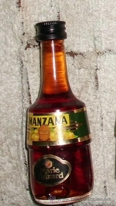 Coleccionismo de vinos y licores: BOTELLIN LICOR DE MANZANA. MARIE BRIZARD RF-4020