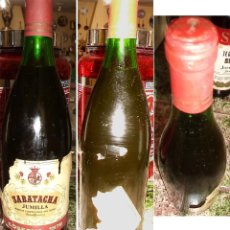 Coleccionismo de vinos y licores: COLECCION SABATACHA COSECHA 1.976 ANTIGUA BOTELLA DE VINO JUMILLA COOPERATIVA SAN ISIDRO. Lote 46390905