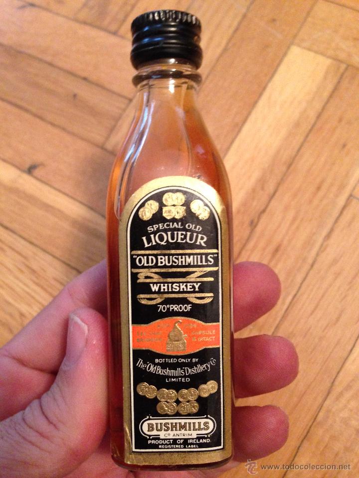 Coleccionismo de vinos y licores: ANTIGUO BOTELLIN WHISKY OLD BUSHMILLS IRELAND