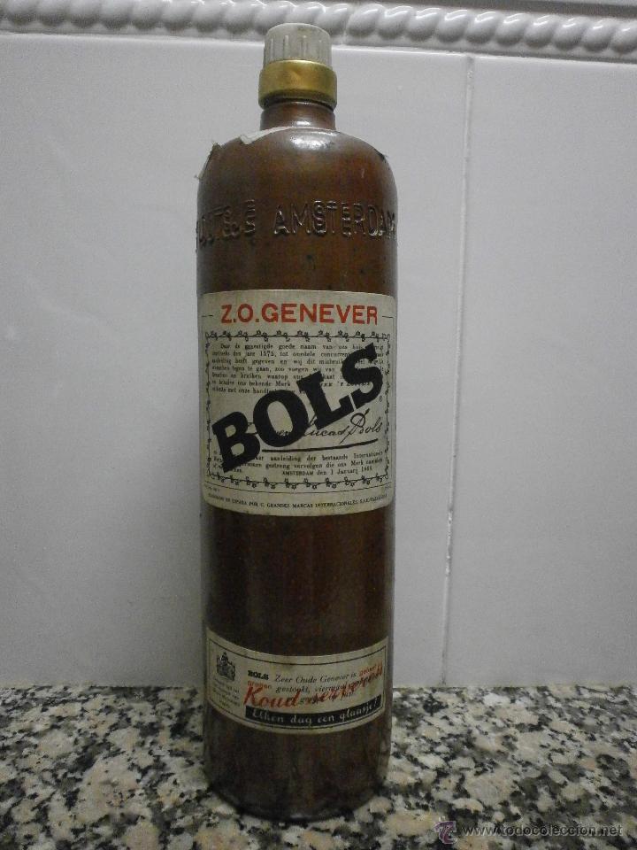 Coleccionismo de vinos y licores: ANTIGUA BOTELLA CERAMICA GINEBRA BOLS ERVEN LUCAS  AMSTERDAM  CON RESTOS DEL PRODUCTO