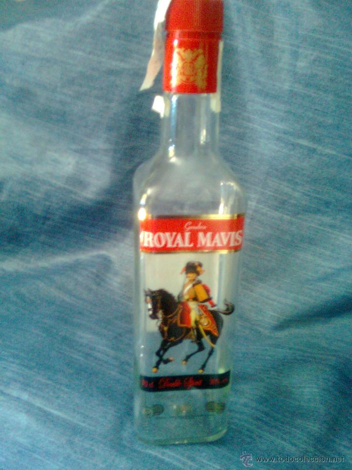 Coleccionismo de vinos y licores: Gin botella de la augusta Royal Mavis toledana. Ginebra spanish vintage - escasa