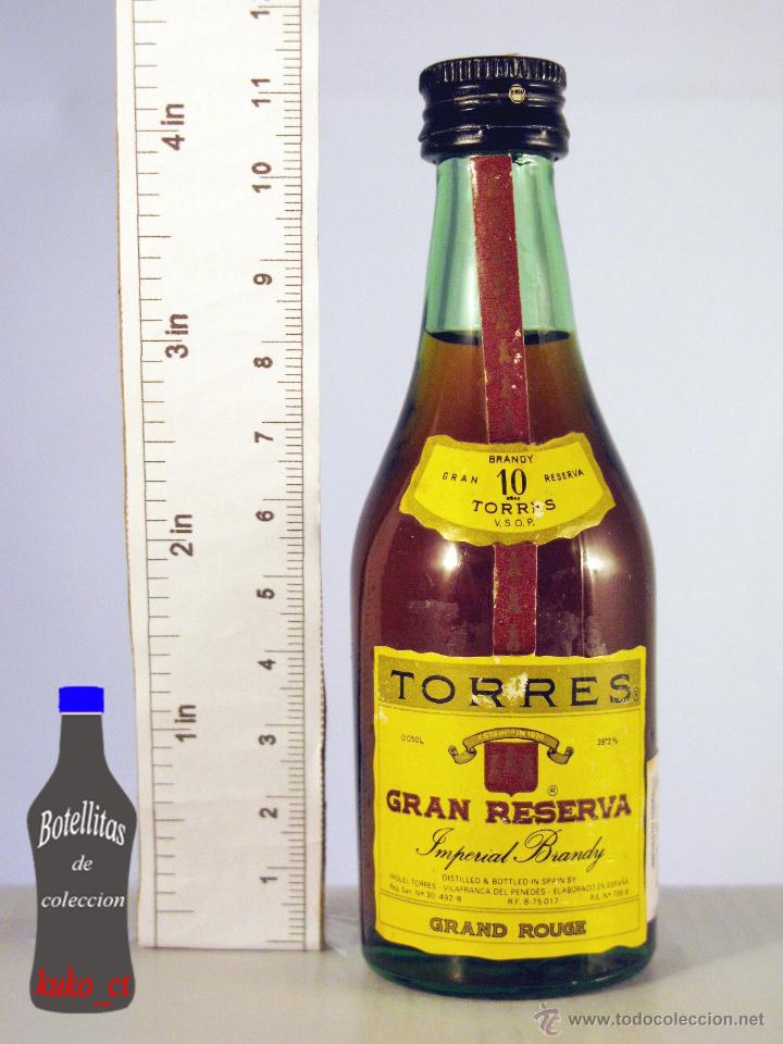 Coleccionismo de vinos y licores: BOTELLITA BOTELLIN TORRES 10 GRAN RESERVA IMPERIAL BRANDY MIGUEL TORRES VILAFRANCA DEL PENEDES
