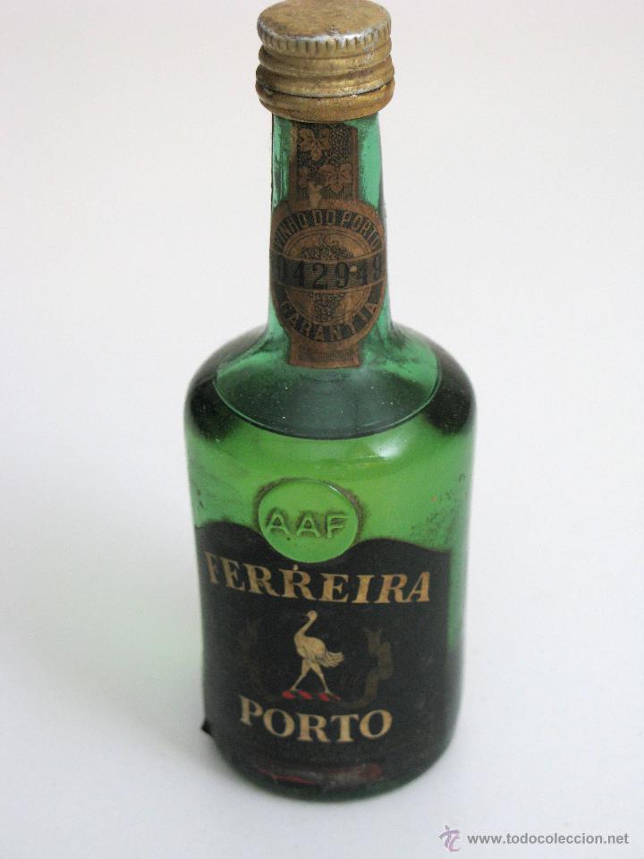 Sammlung von Weinen und Lik&ouml;ren: Antiguo botell&iacute;n de PORTO FERREIRA.