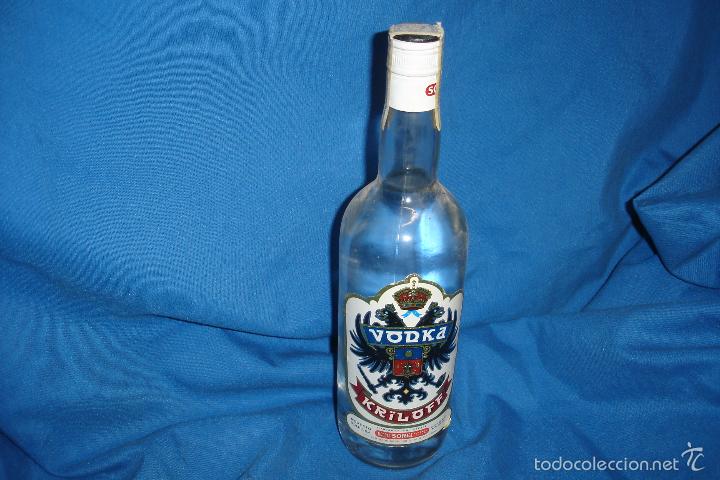 Sammlung von Weinen und Lik&ouml;ren: ANTIGUA BOTELLA DE VODKA KR&Iuml;LOFF - LICORES SOREL - 8 PESETAS DE IMPUESTO - ARENYS DE MUNT