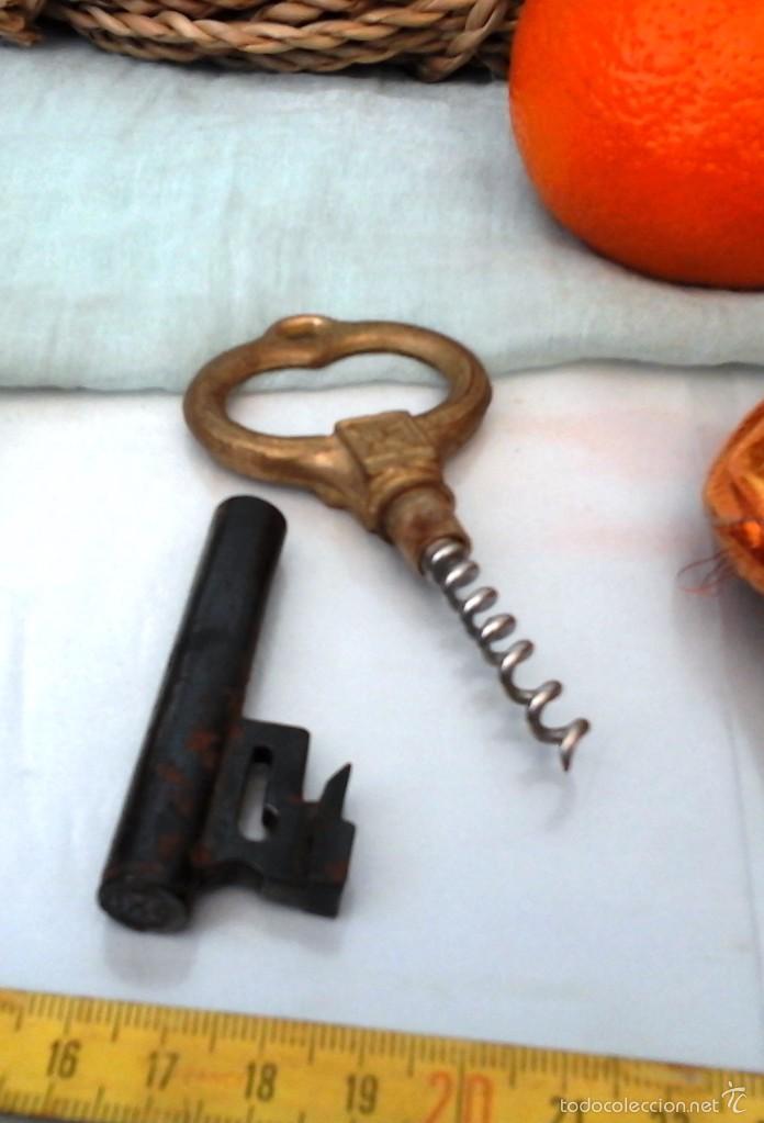 Coleccionismo de vinos y licores: SACACORCHOS VIEJITO. FORMA DE LLAVE: