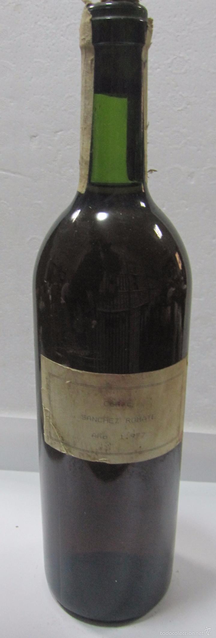 Coleccionismo de vinos y licores: BOTELLA DE CO&Ntilde;AC SANCHEZ ROMATE. A&Ntilde;O 1977. - Foto 1