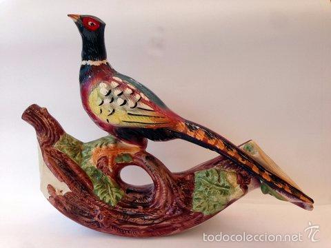 Collection of wines and liquors: FAISAN DE CERAMICA - BOTELLA LICOR GARNIER DECORADA Y PINTADA A MANO BOTELLA K.L.E.M. ITALIA 30 CM.