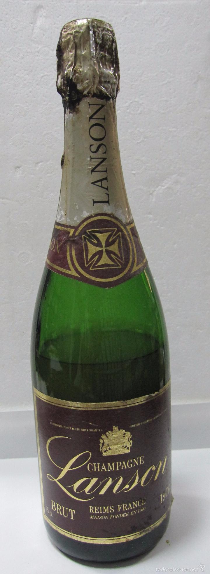 Collection of wines and liquors: BOTELLA DE CHAMPAGNE LANSON. BRUT. REIMS FRANCE. 1976. 1/2 LLENA. 32 CM DE ALTO.