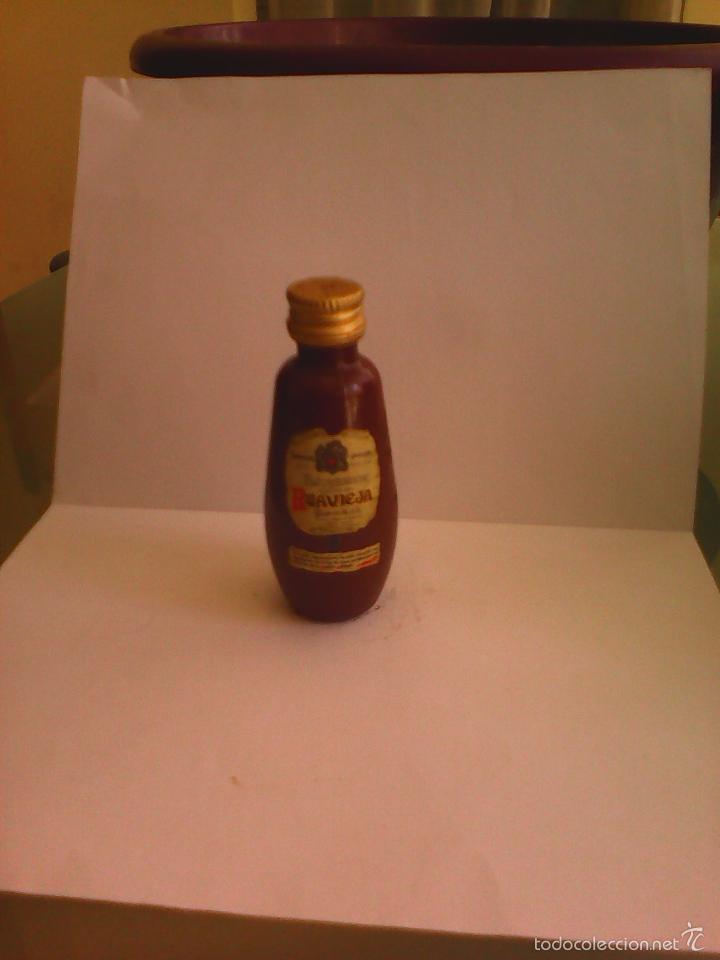 Collectionnisme de vins et liqueurs: BOTELLIN AGUARDIENTE RUAVIEJA GALICIA ESPA&Ntilde;A.