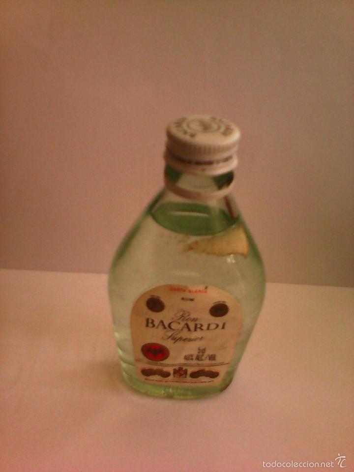 Collectionnisme de vins et liqueurs: BOTELLLIN RON BACARDI SUPERIOR CARTA BLANCA.