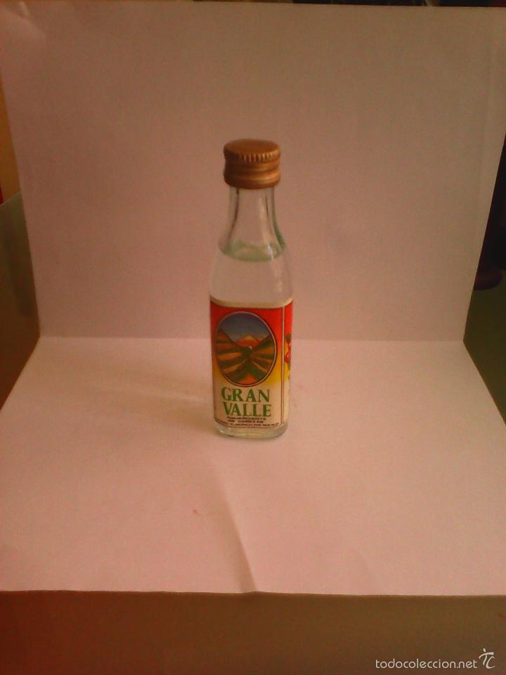 Collectionnisme de vins et liqueurs: BOTELLIN DE AGUARDIENTE DE CEREZA GRAN VALLE CACERES.