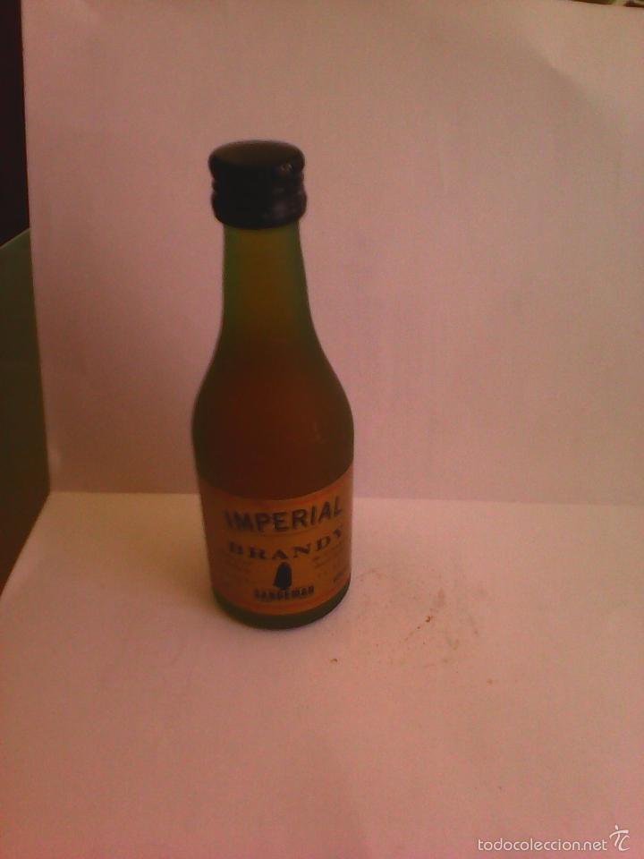 Sammlung von Weinen und Lik&ouml;ren: BOTELLIN BRANDY IMPERIAL. SANDEMAN.