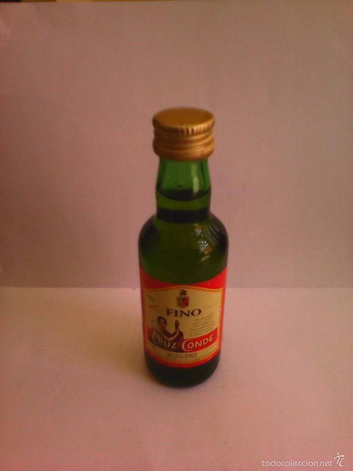 Collectionnisme de vins et liqueurs: BOTELLIN FINO CRUZ CONDE. MONTILLA-MORILES.