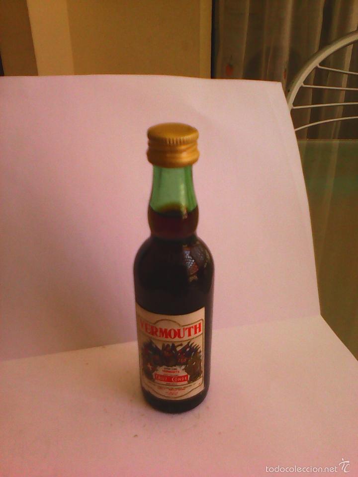 Collectionnisme de vins et liqueurs: BOTELLIN GRAN VINO VERMOUTH. CRUZ CONDE. MONTILLA-CORDOBA.