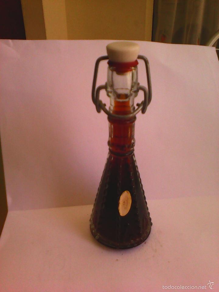 Collectionnisme de vins et liqueurs: BOTELLIN BAINSLINE.