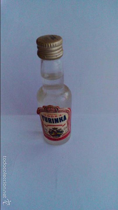 Colecionismo de vinhos e licores: BOTELLIN VODKA YURINKA. LARIOS S.A.