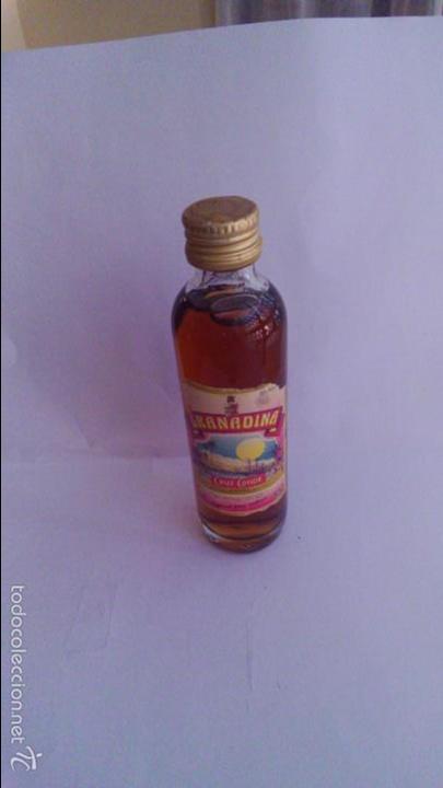 Colecionismo de vinhos e licores: BOTELLIN GRANADINA CRUZ CONDE. PROMEKS INDUSTRIAL S.A.