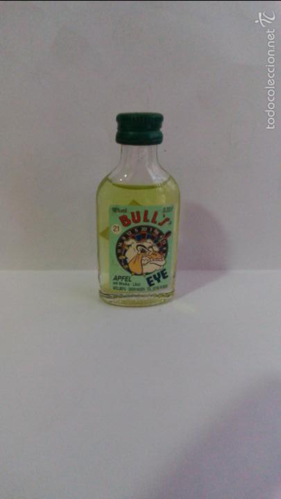 Coleccionismo de vinos y licores: BOTELLIN BULL&acute;S. VODKA.