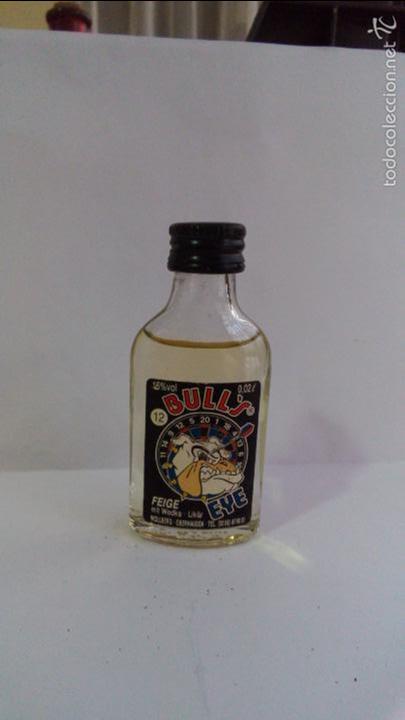 Sammlung von Weinen und Lik&ouml;ren: BOTELLIN B&Uacute;LLS. FEIGE MIT VODKA. ALEMANIA.