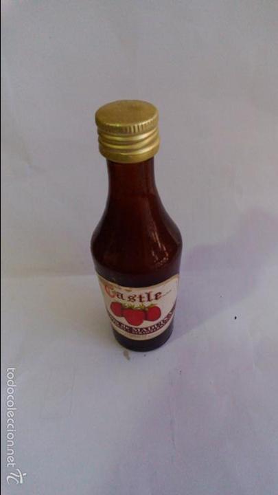 Coleccionismo de vinos y licores: BOTELLIN CASTLE CREMA DE FRESA. AGRICOLA REGIONAL S.A. MONTSERRAT - BARCELONA.