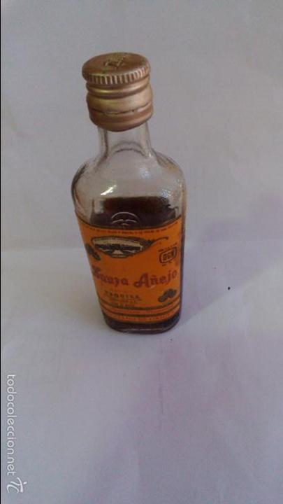 Coleccionismo de vinos y licores: BOTELLIN TEQUILA SAUZA A&Ntilde;EJO. SAUZA S.A . MEJICO