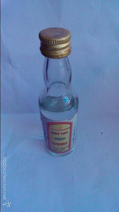 Coleccionismo de vinos y licores: BOTELLIN GINEBRA ILUSION. PUNTA AMEZUA S.L.