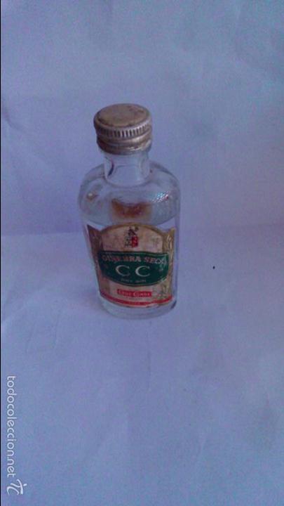 Coleccionismo de vinos y licores: BOTELLIN GINEBRA CC. CRUZ CONDE. CORDOBA.