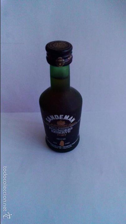 Coleccionismo de vinos y licores: BOTELLIN FOUNDERS RESERVE. SANDEMAN. PORTO-PORTUGAL.