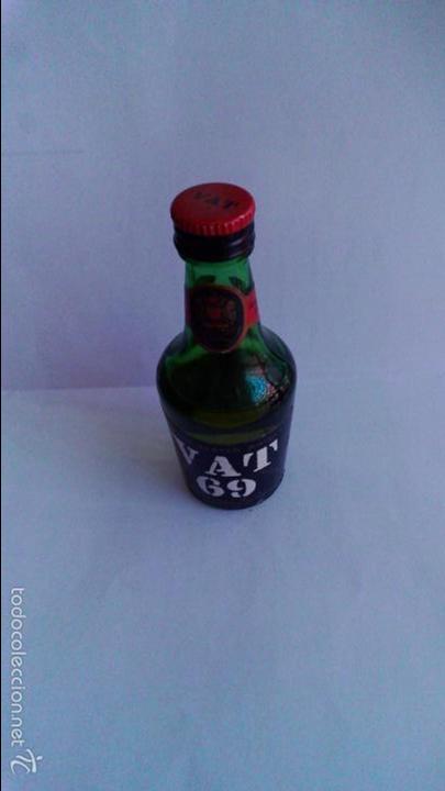 Coleccionismo de vinos y licores: BOTELLIN WHISKY ESCOCES. VAT 69. ESCOCIA.