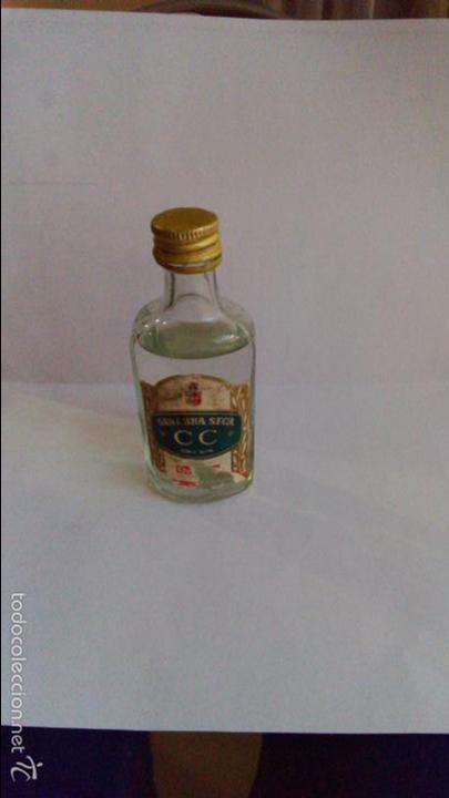 Coleccionismo de vinos y licores: BOTELLIN GINEBRA CC. CRUZ CONDE. CORDOBA.