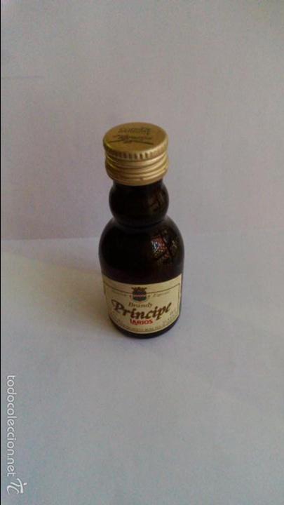 Coleccionismo de vinos y licores: BOTELLIN BRANDY PRINCIPE LARIOS. MALAGA.