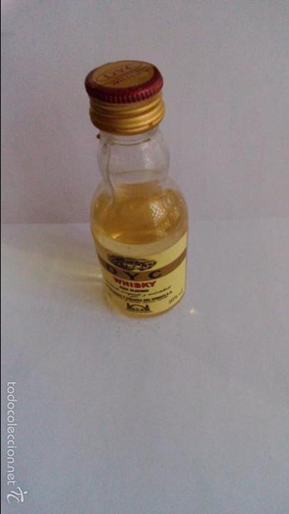 Coleccionismo de vinos y licores: BOTELLIN WHISKY DYC. DESTILERIAS Y CRIANZA DEL WHISKY S.A.