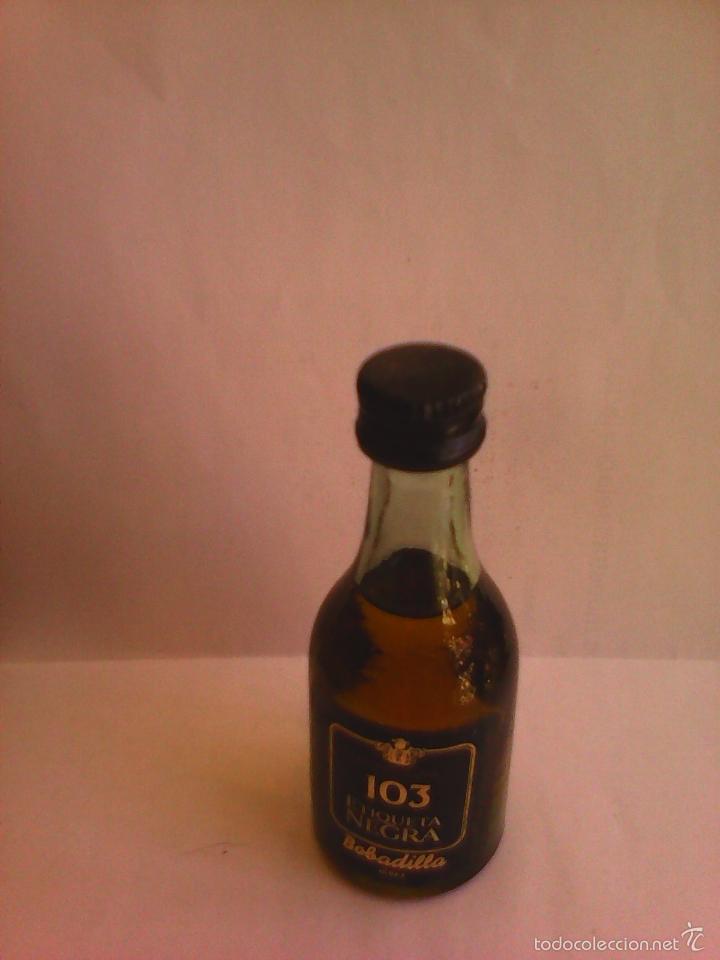 Colecionismo de vinhos e licores: BOTELLIN BRANDY EXTRA 103 ETIQUETA NEGRA. BOBADILLA JEREZ.