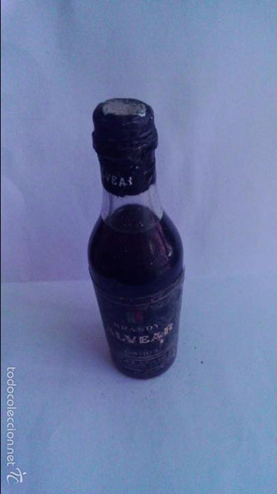 Coleccionismo de vinos y licores: BOTELLIN BRANDY ALVEAR. MONTILLA.