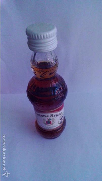 Coleccionismo de vinos y licores: BOTELLIN PONCHE REYES. HIJO DE RAFAEL REYES.S.A.