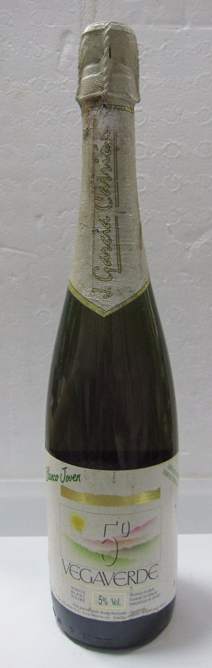 Colecionismo de vinhos e licores: BOTELLA DE VINO BLANCO JOVEN. VEGAVERDE. 5&ordm;. J. GARC&Iacute;A CARRI&Oacute;N. JUMILLA. 34,5CM ALTO