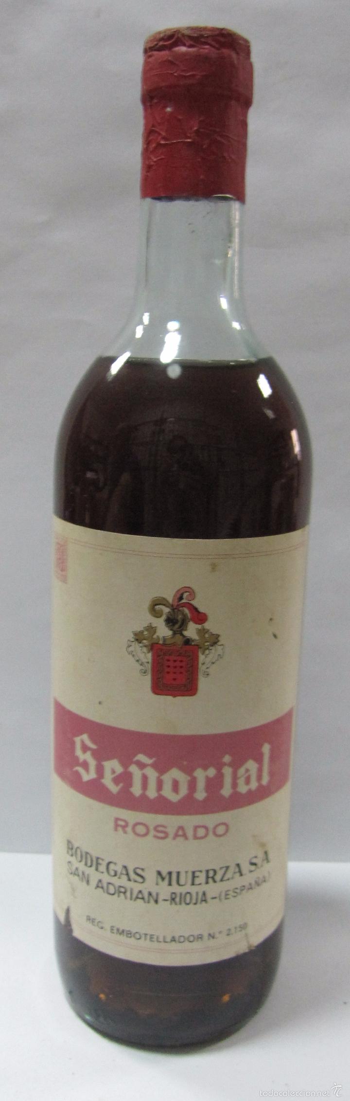 Coleccionismo de vinos y licores: BOTELLA DE VINO ROSADO SE&Ntilde;ORIAL. BODEGAS MUERZA. SAN ADRIAN. RIOJA. 29 CM DE ALTO.
