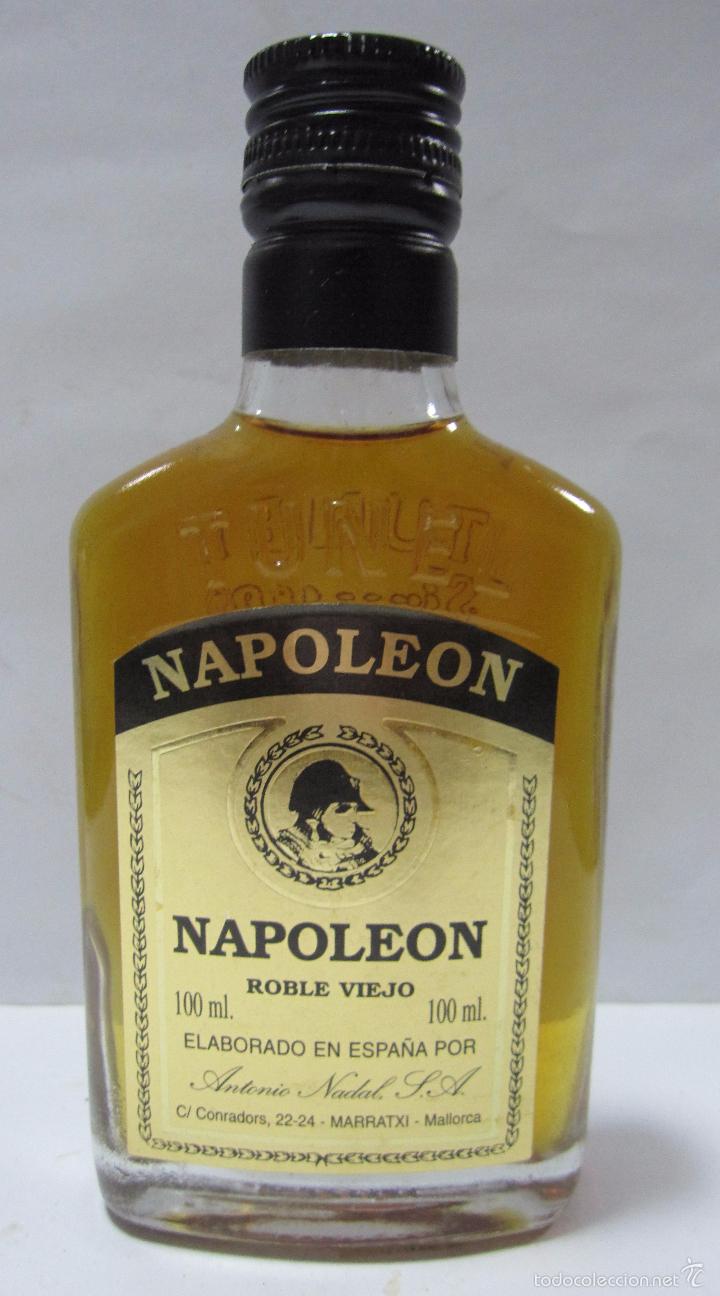 Coleccionismo de vinos y licores: PETACA DE BRANDY NAPOLEON. ROBLE VIEJO. ANTONIO NADAL. MALLORCA. 14,6 CM ALTO